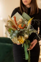 Buchet colorat din flori uscate